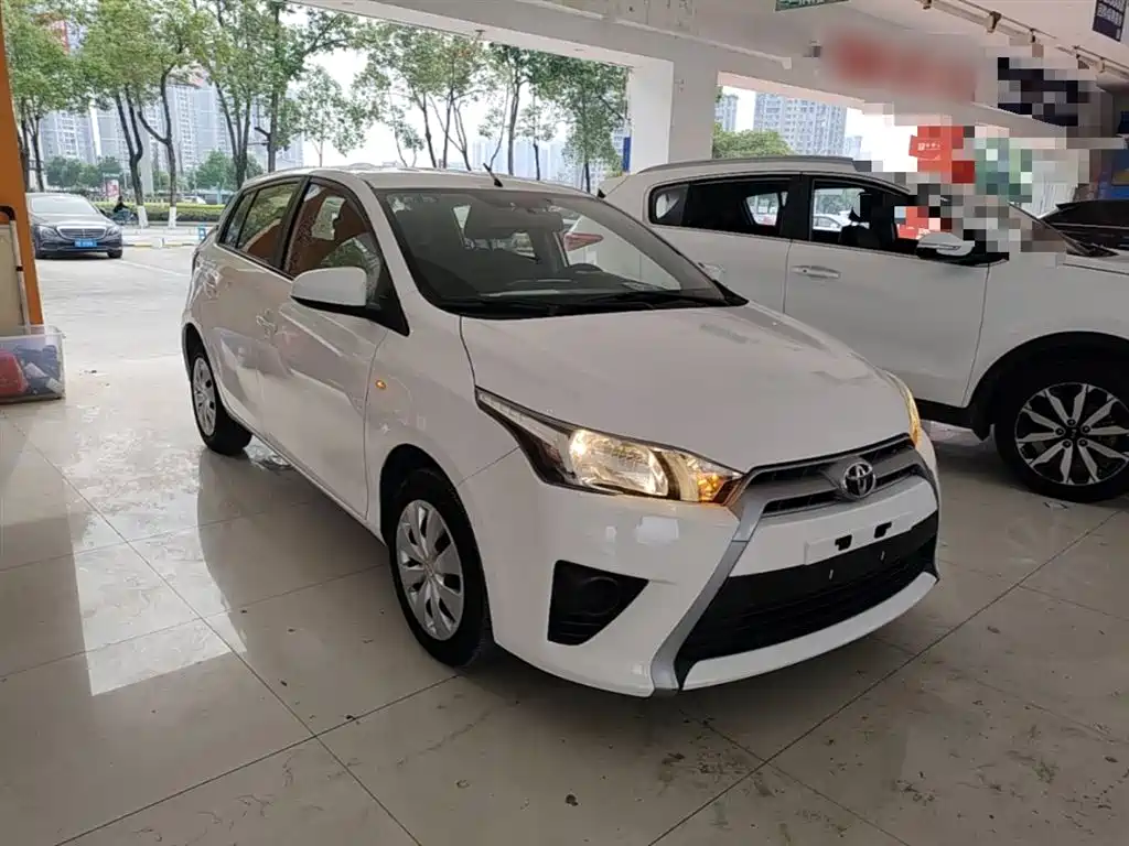 Toyota YARiS L Zhi Xuan 2015 1.5E Auto Charming Edition фото 4