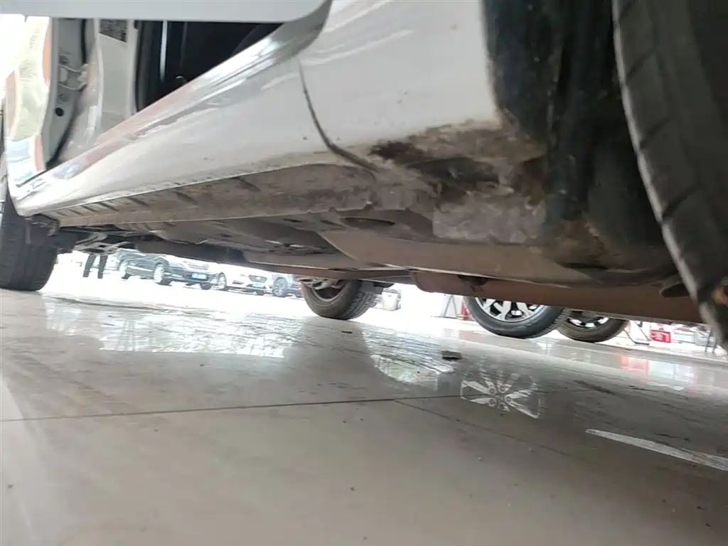 Toyota YARiS L Zhi Xuan 2015 1.5E Auto Charming Edition фото 21