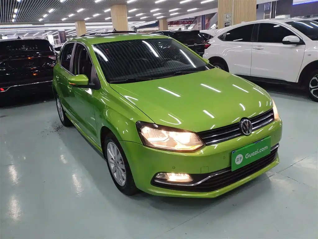Volkswagen Polo 2014 1.6L Automatic Luxury Edition фото 20
