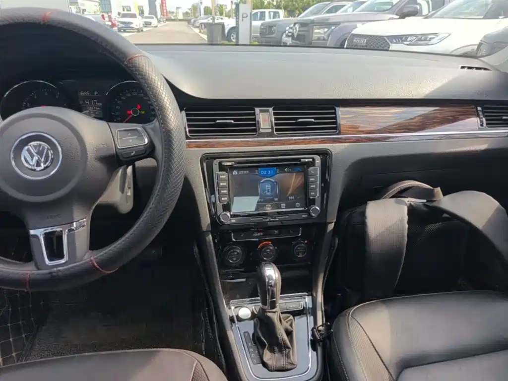 Volkswagen Bora 2014 1.6L Automatic Luxury Edition фото 13