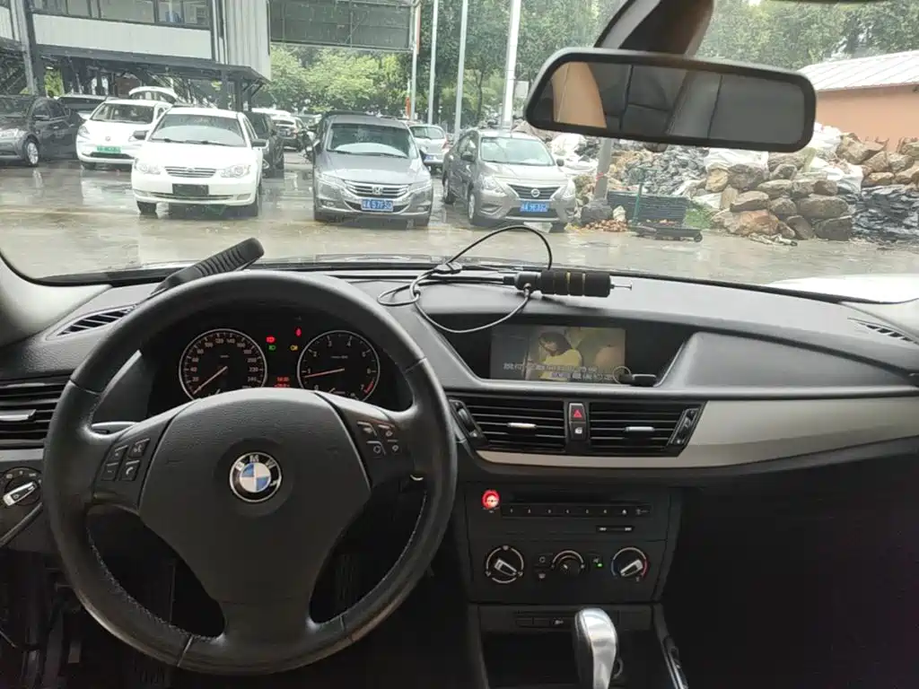 Фото 10 - BMW X1