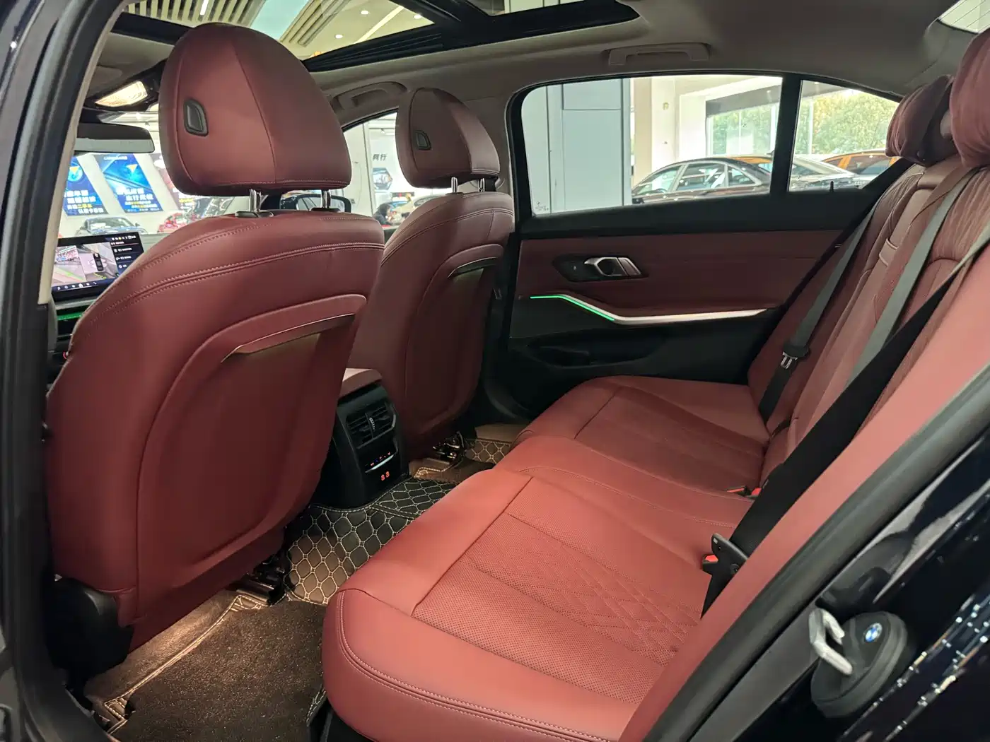BMW 3 Series 2025 330Li M Sport Night Edition фото 7
