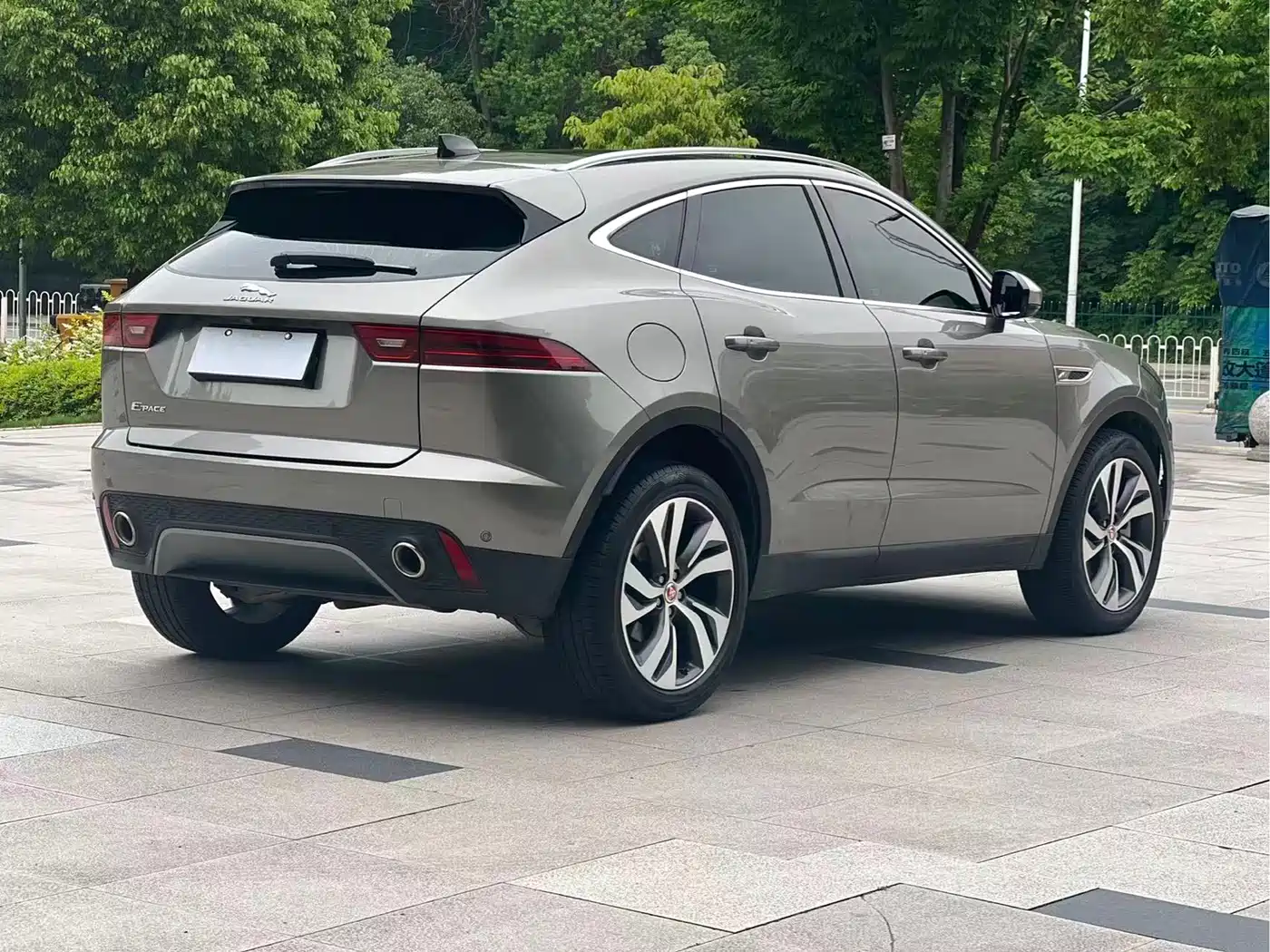 Jaguar E-PACE 2024 Progressive Sport Edition R-DYNAMIC S фото 4