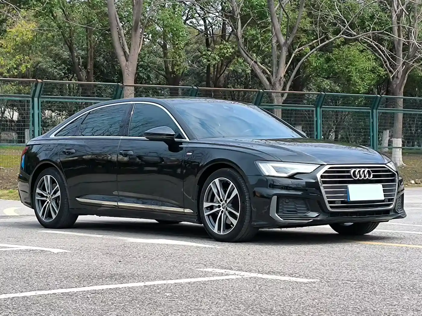 Audi A6L 2021 40 TFSI Luxury Sport фото 3