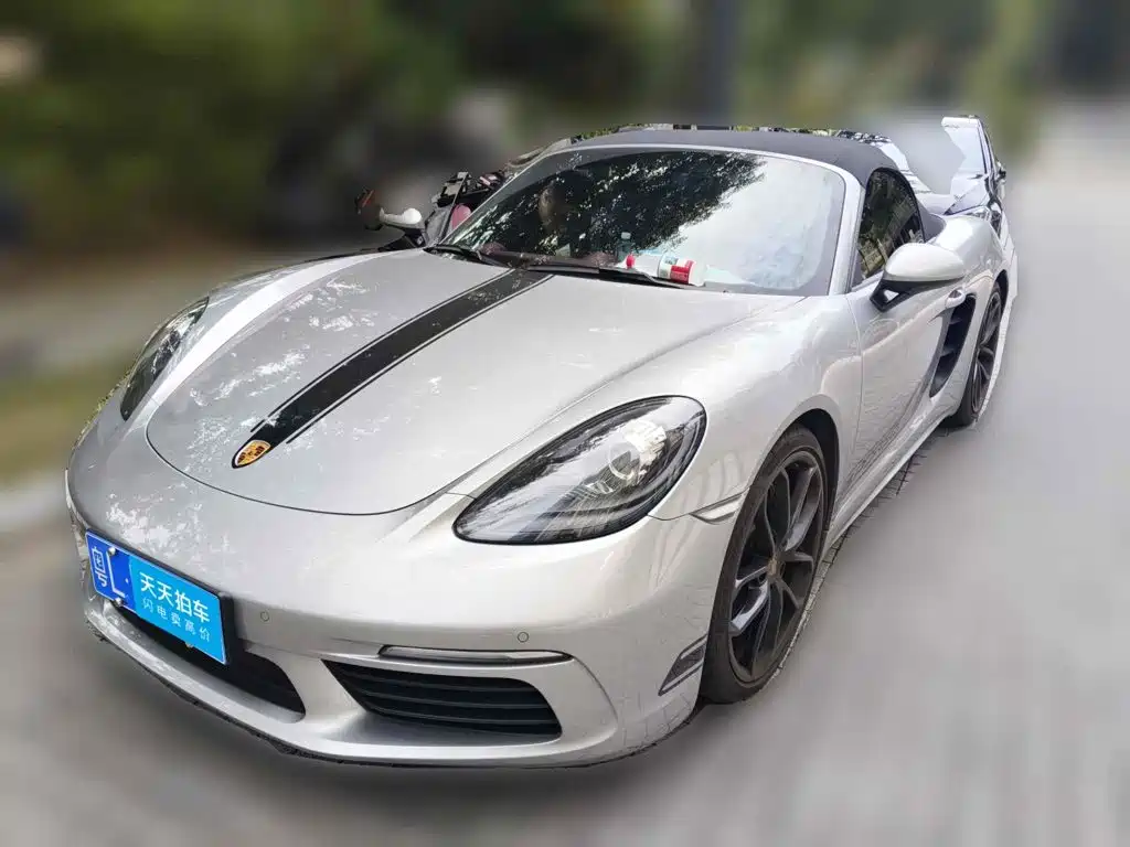 Фото 1 - Porsche 718