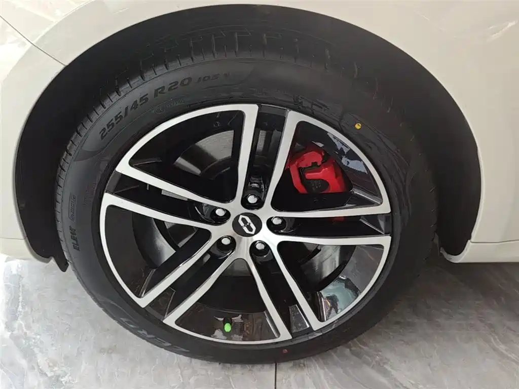 AITO Wenjie AITO M5 2025 Extended Range Ultra AWD фото 23