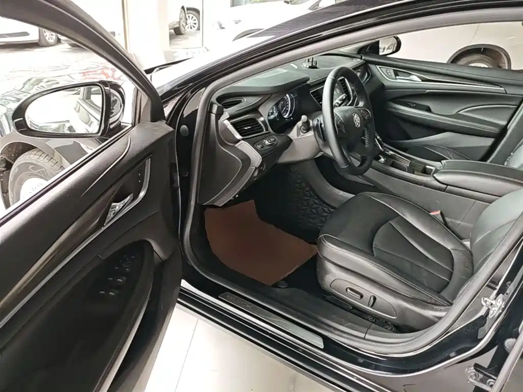 Buick LaCrosse 2018 Model 20T Elite Edition фото 16