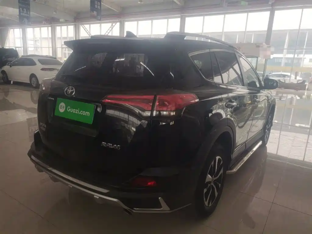 Toyota RAV4 Rongfang 2016 2.0L CVT 2WD Trend (China V) фото 5