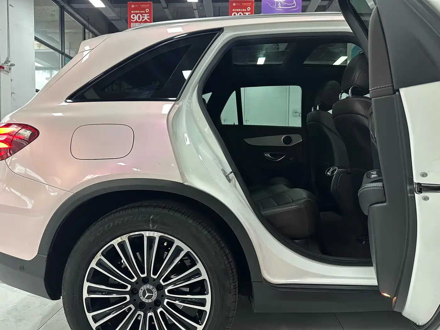 Mercedes-Benz GLC 2018 GLC 200 4MATIC фото 16
