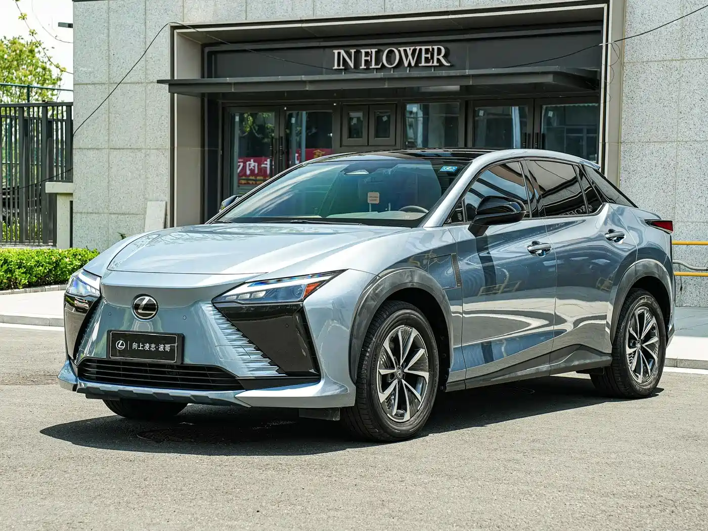 Lexus RZ 2023 450e 4WD Deluxe