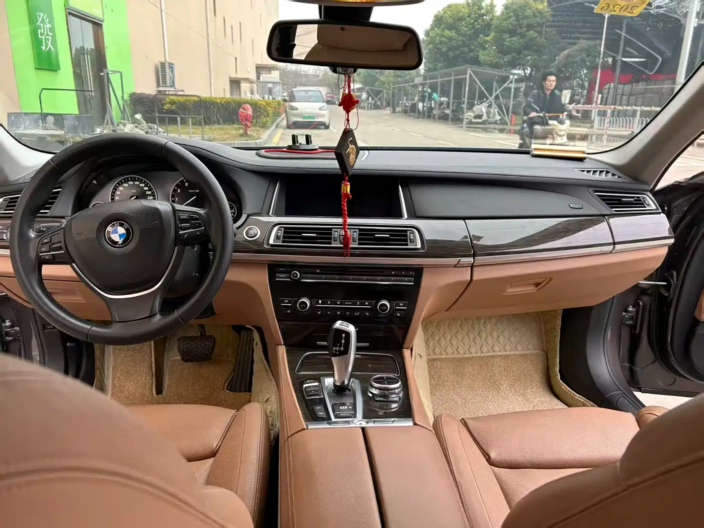 BMW 7 Series 2013 Model 730Li Luxury фото 8