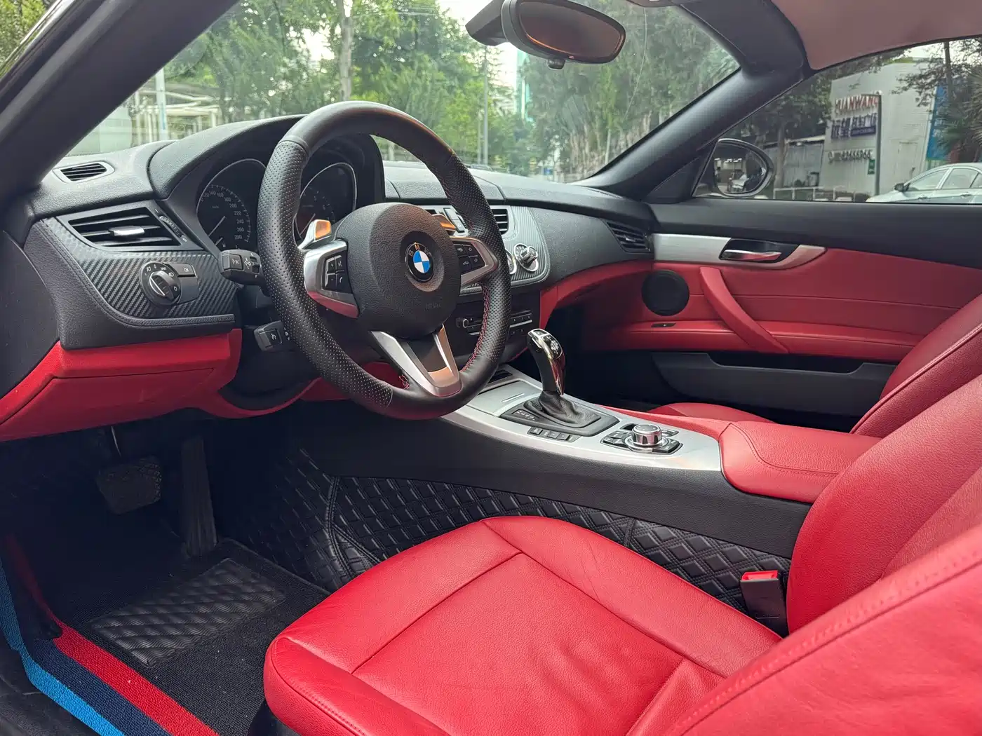 BMW Z4 2011 sDrive23i Flame Limited Edition фото 5