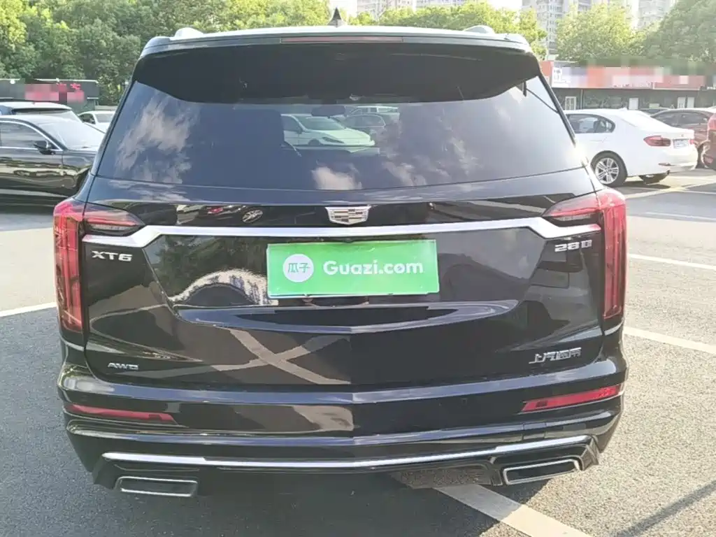 Фото 6 - Cadillac XT6
