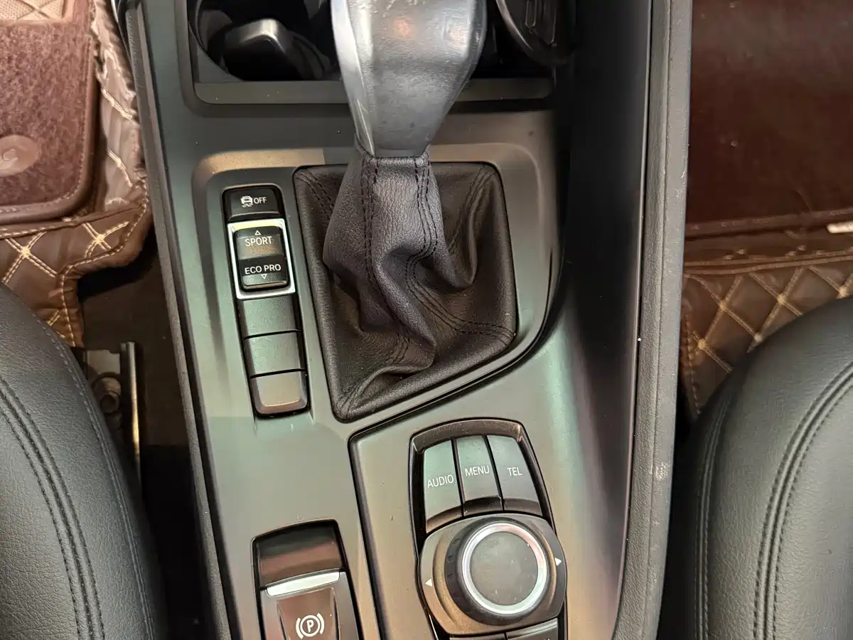 BMW X1 2016 sDrive18Li Luxury Model фото 11