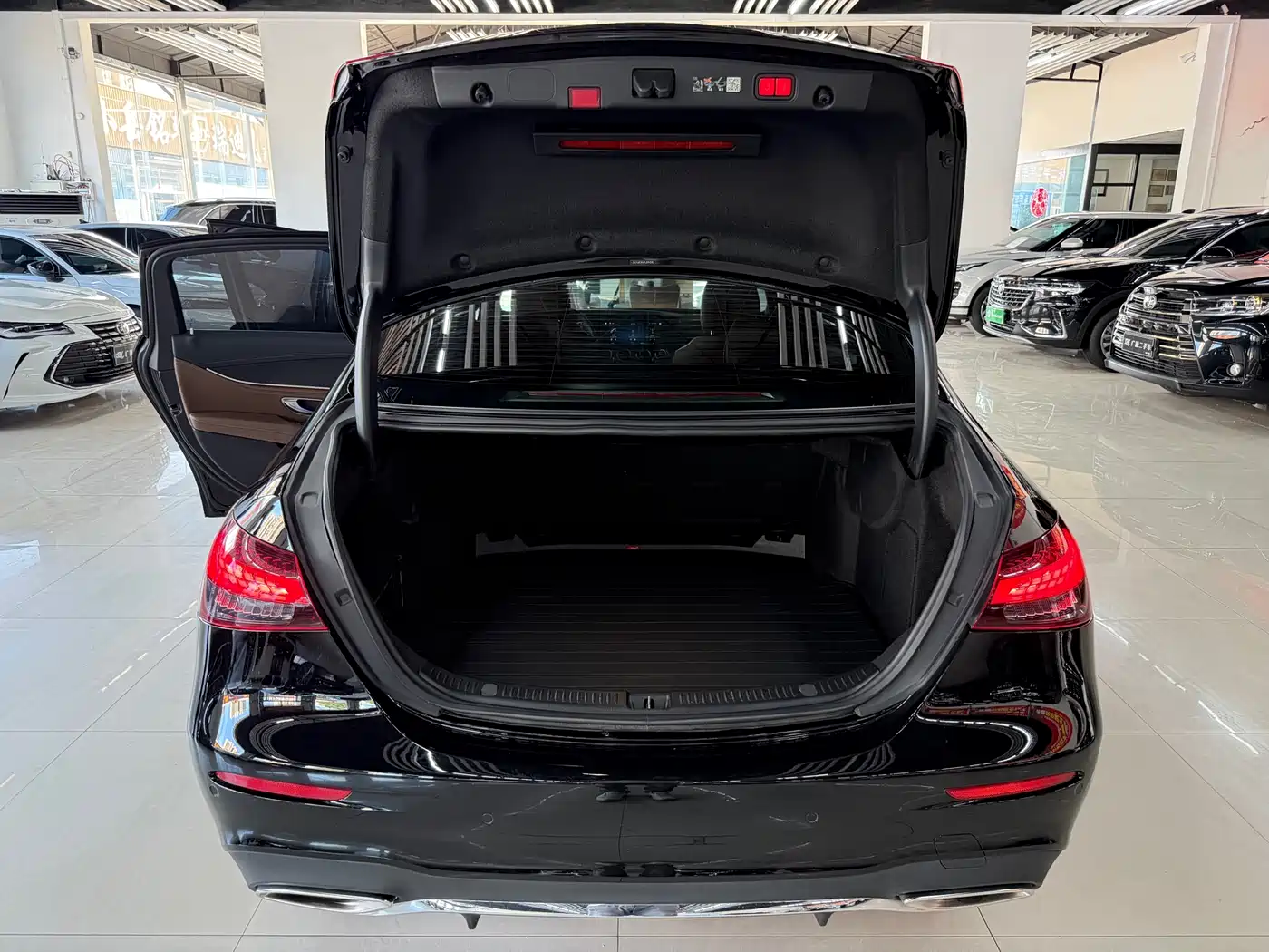 Mercedes-Benz E-Class 2023 E 300 L Sport Fashion фото 15