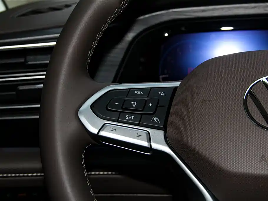 Volkswagen Viloran 2024 380TSI Executive Edition фото 27