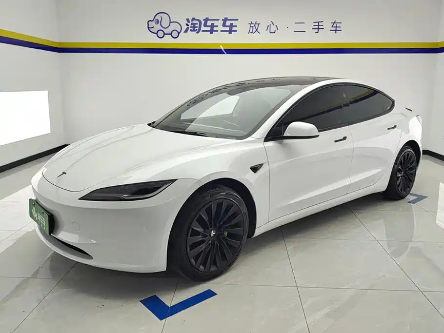 Фото 1 - Tesla Model 3
