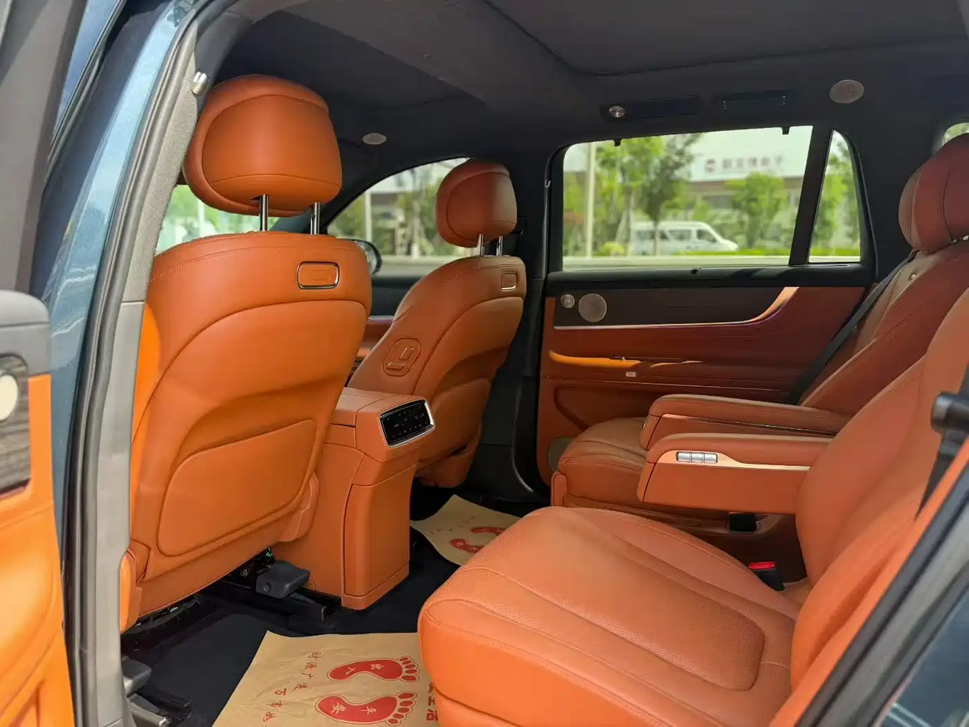 AITO Wenjie AITO M9 2024 Extended Range Ultra 42kWh 6-Seater фото 5