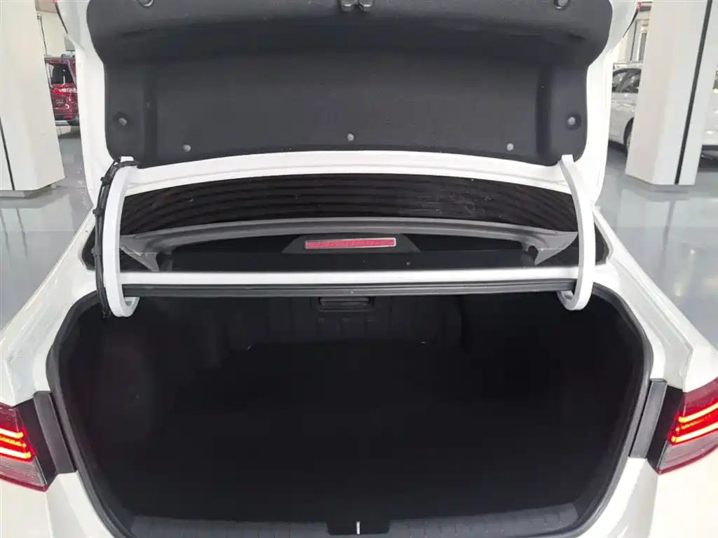 Kia Kaishen 2017 1.8L Automatic GLS фото 18