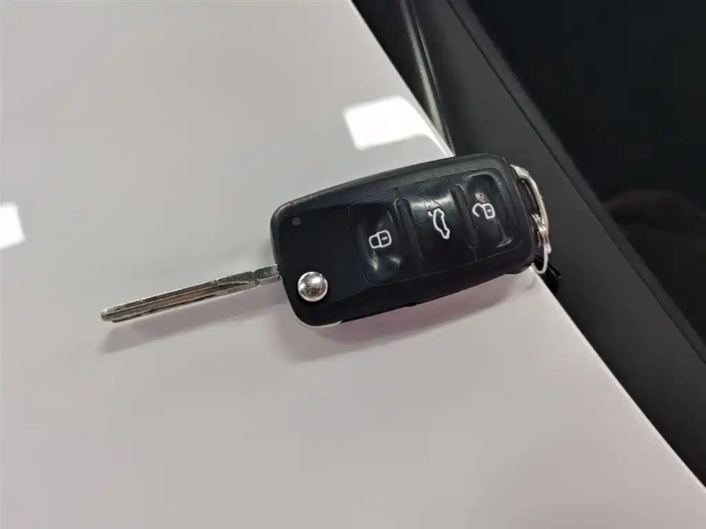Volkswagen Polo 2016 1.4L Automatic Trend фото 9