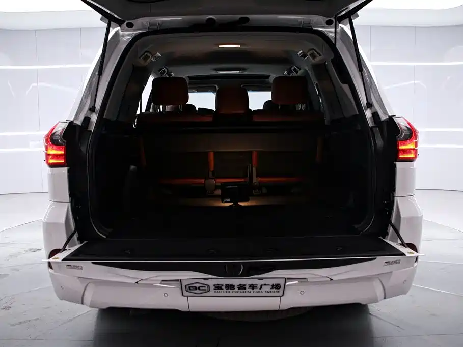 Lexus LX 2019 570 Dynamic Luxury Edition фото 15
