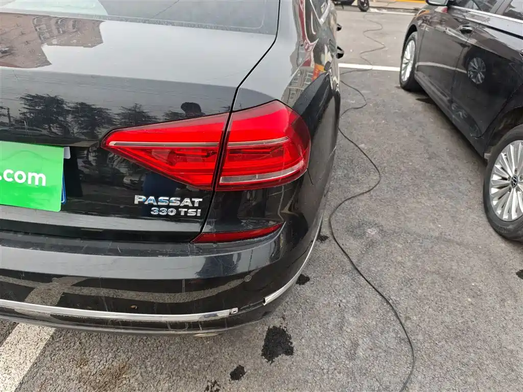 Volkswagen Passat 2017 330TSI DSG Prestige фото 24