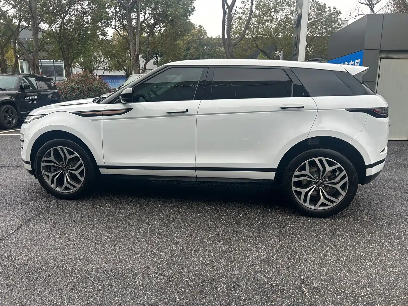 Land Rover Range Rover Evoque 2026 Range Rover Evoque L SE фото 7