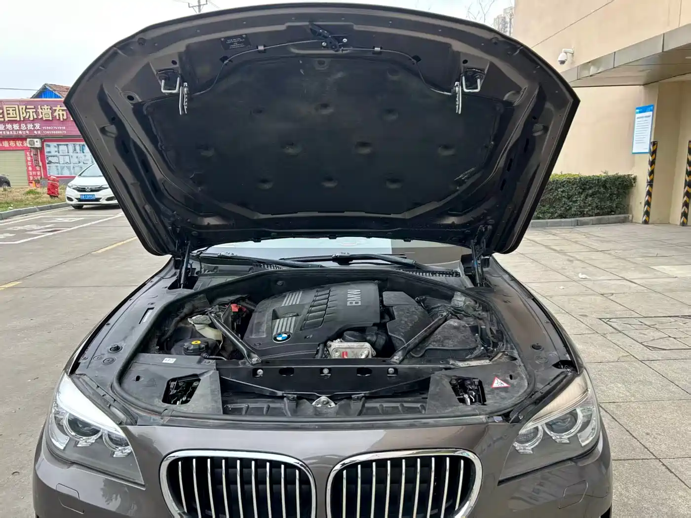 BMW 7 Series 2013 Model 730Li Luxury фото 9