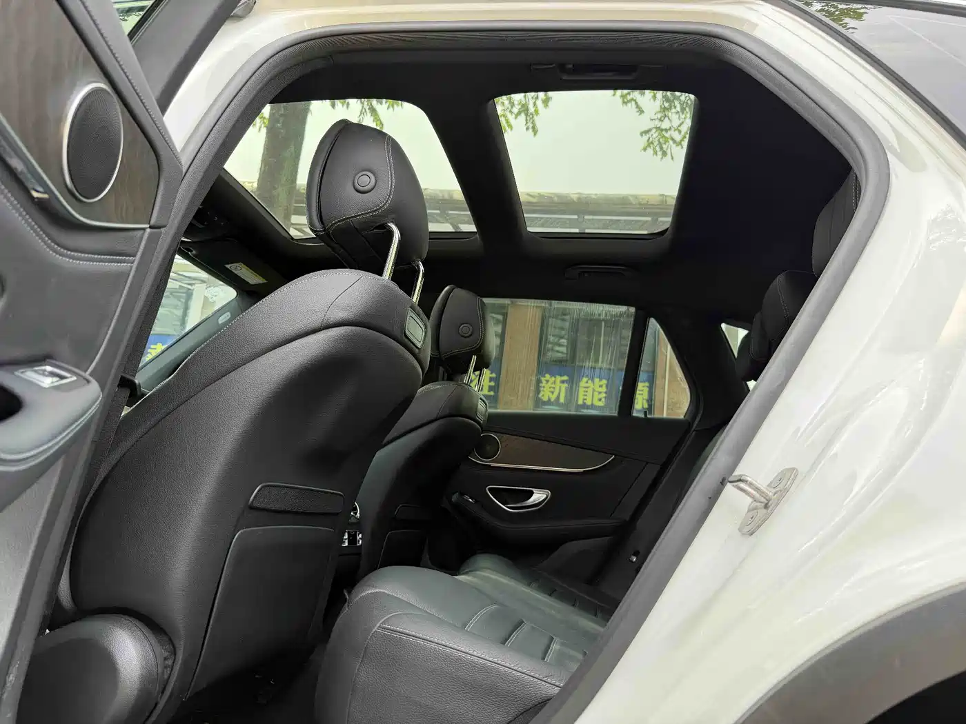 Mercedes-Benz GLC 2017 GLC 300 4MATIC Luxury фото 5