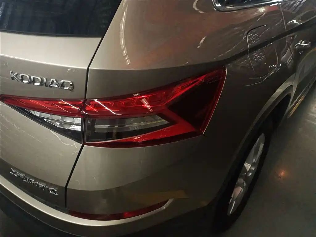 Škoda Kodiaq 2018 Facelift TSI330 5-seat 2WD Premium Luxury Edition фото 8