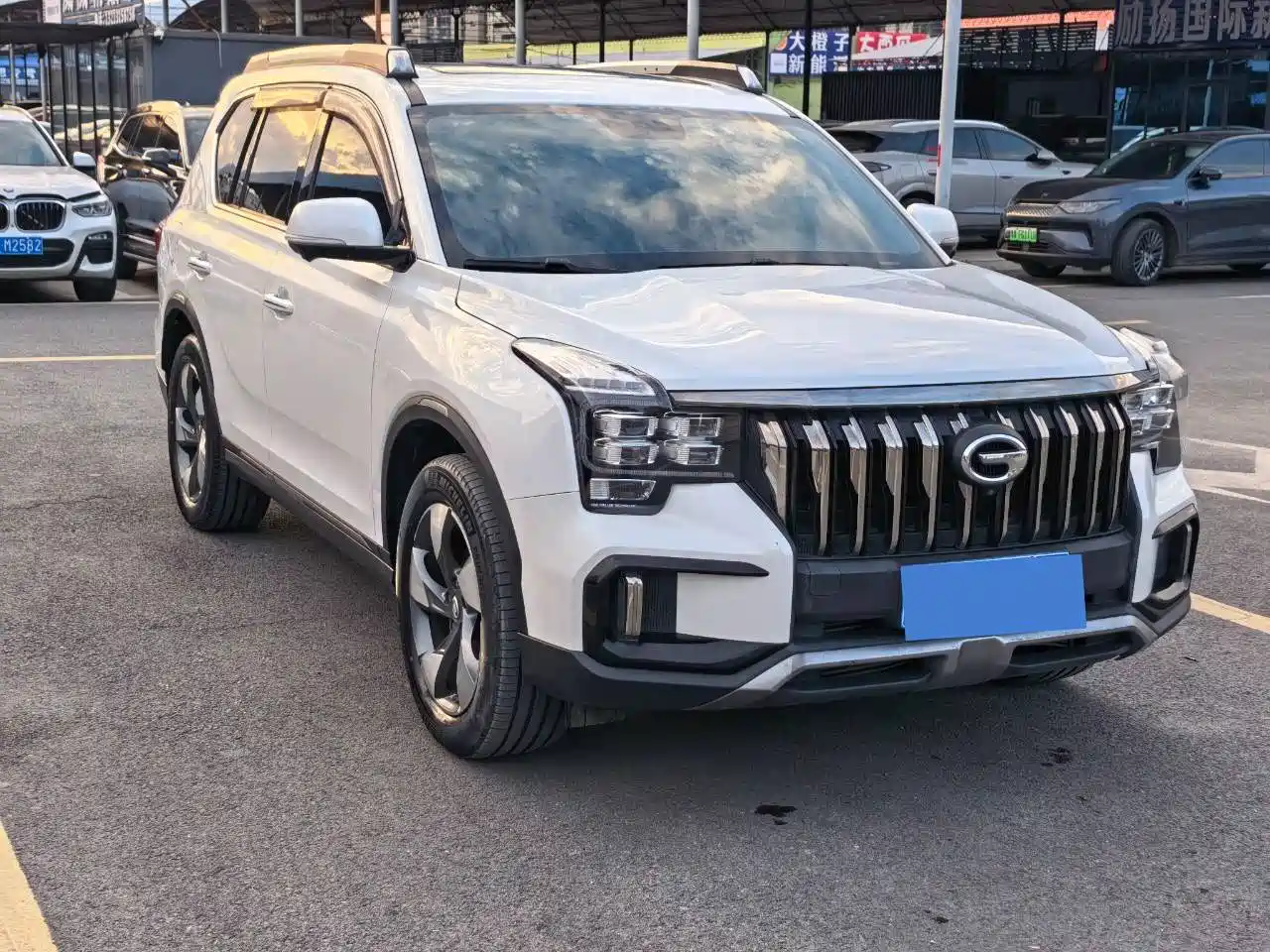 صورة 3 - GAC Trumpchi GS8