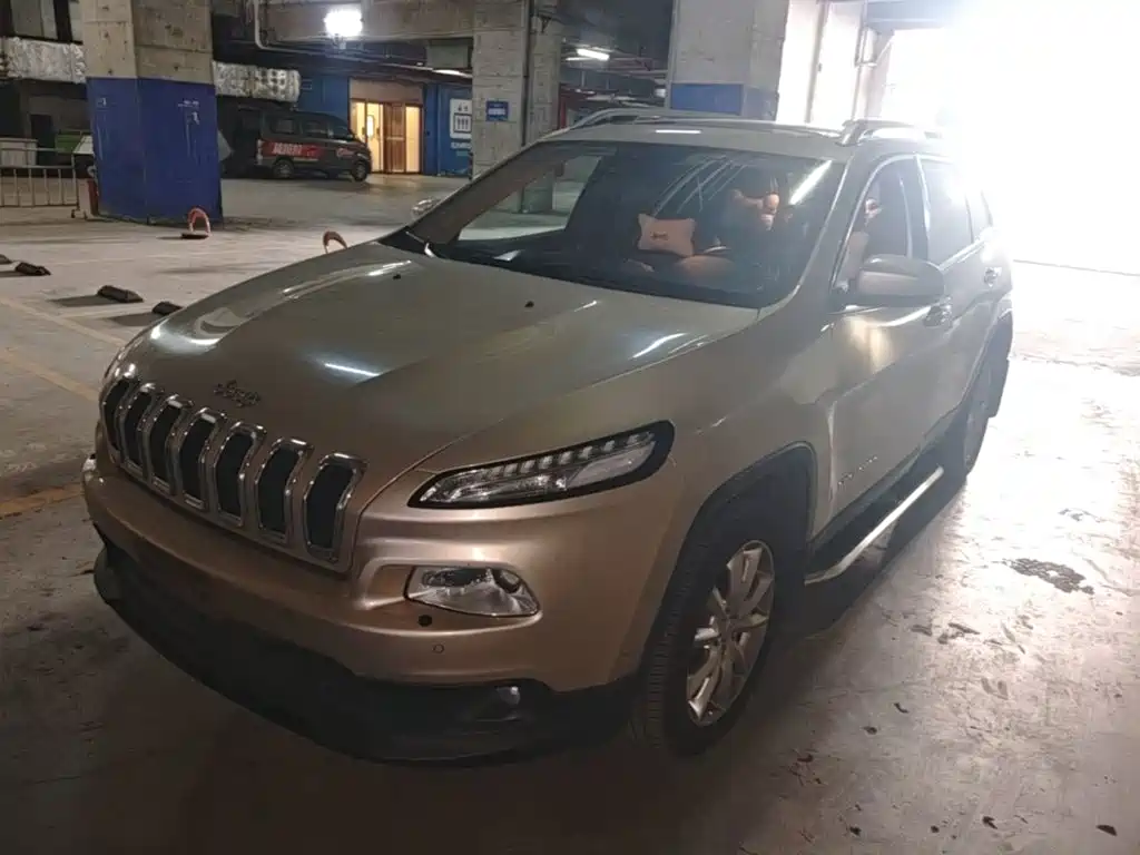Jeep Cherokee (Import) 2015 2014 2.4L Luxury