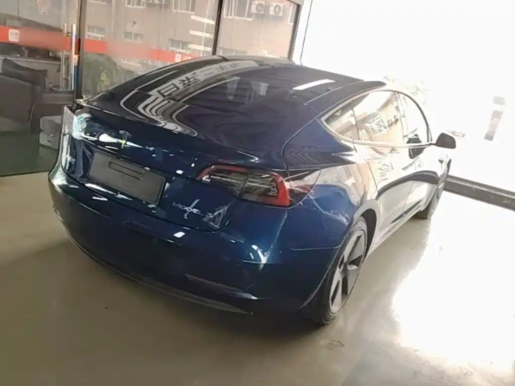 Фото 7 - Tesla Model 3