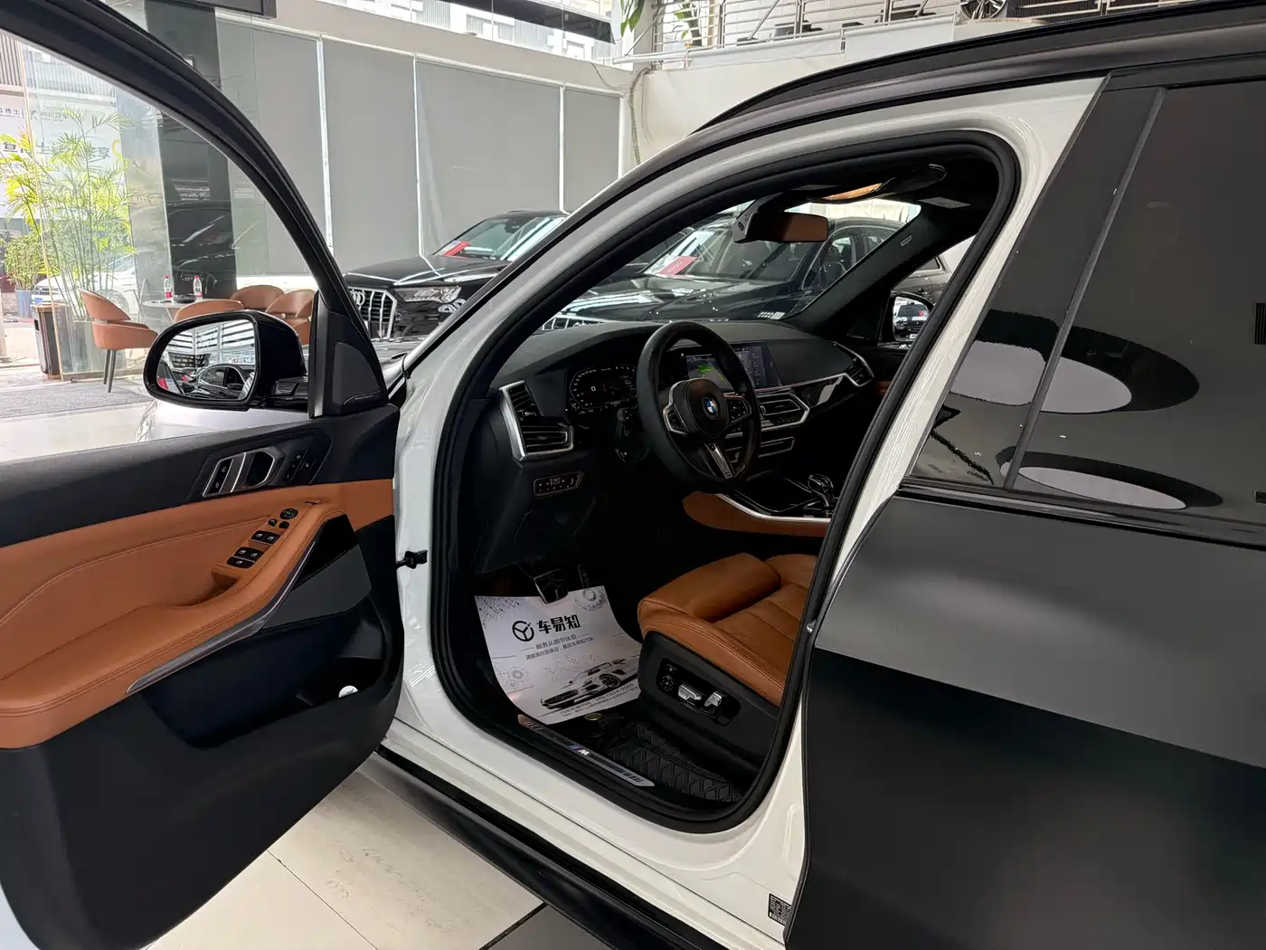 BMW X5 (Import) 2019 xDrive40i Exclusive M Sport Package фото 4