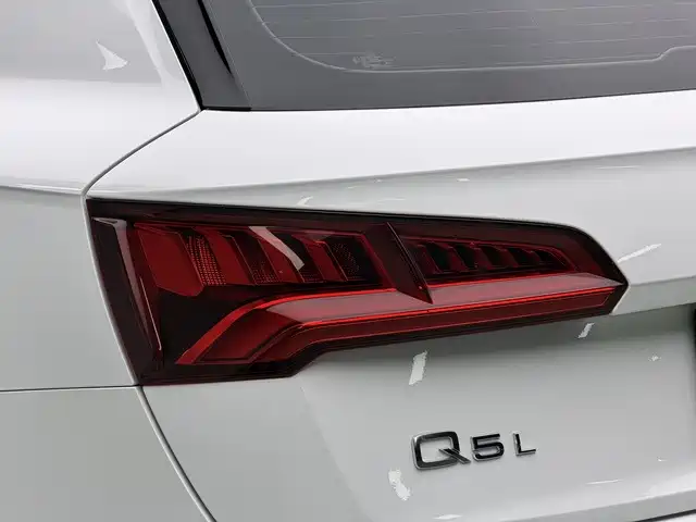 Photo 12 - Audi Q5L