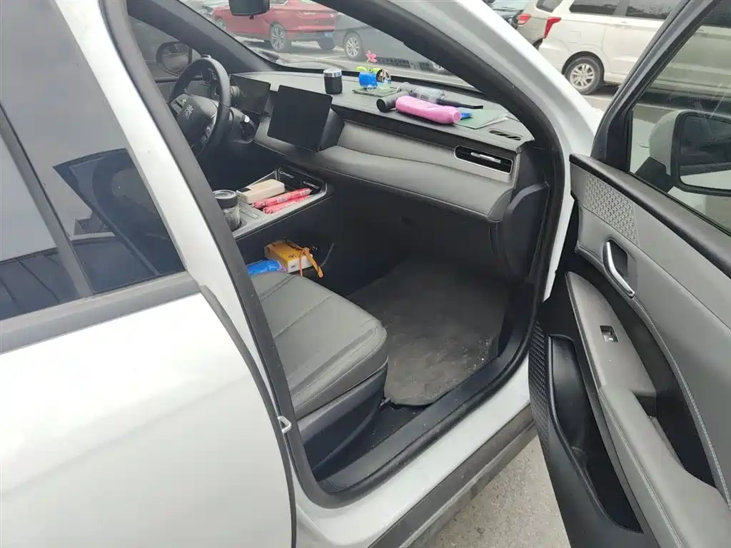 BYD Qin PLUS 2026 DM-i Smart Edition 128KM Progressive фото 21