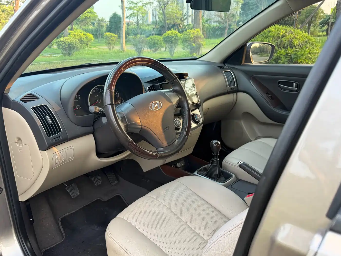 Hyundai Elantra 2011 1.6L Manual Comfort фото 10