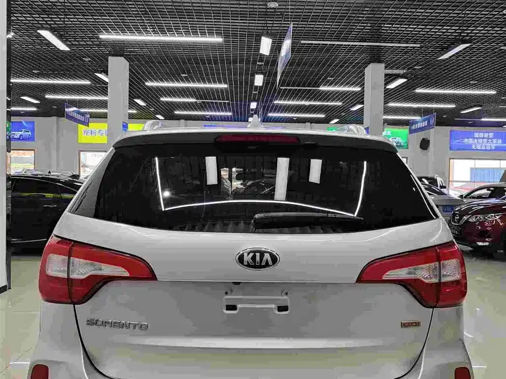 Photo 5 - Kia Sorento