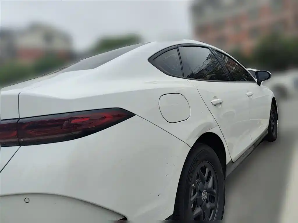 BYD Qin PLUS 2026 DM-i Smart Edition 128KM Progressive фото 4