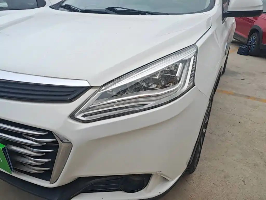 Luxgen U6 SUV 2019 2017 Facelift 1.6T Innovation