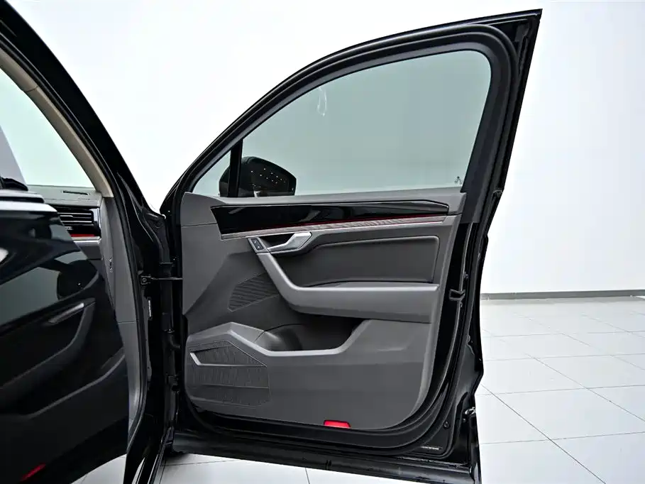 Volkswagen Touareg 2022 3.0TSI Rui Xiang Edition Gloss Black Sport Package фото 21