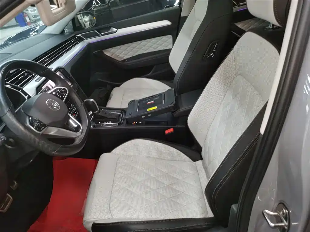 Volkswagen Magotan 2023 Model 2 Million Commemorative Edition 330TSI DSG Luxury фото 7