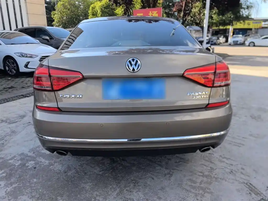 Volkswagen Passat 2017 330TSI DSG Prestige фото 6