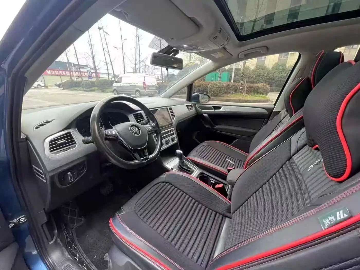 Volkswagen Golf Sportsvan 2016 230TSI Automatic Progressive фото 4