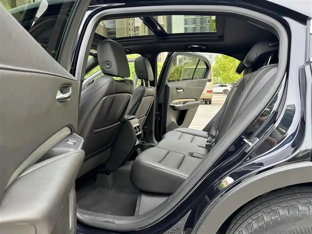 Cadillac XT4 2021 28T FWD Luxury Edition фото 14