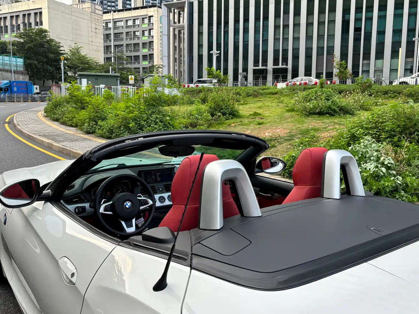 BMW Z4 2013 sDrive20i Leading фото 14