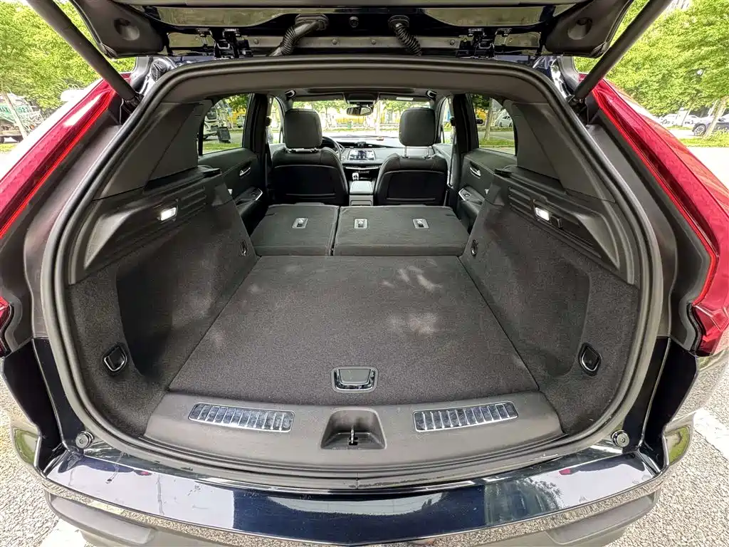 Cadillac XT4 2021 28T FWD Luxury Edition фото 28