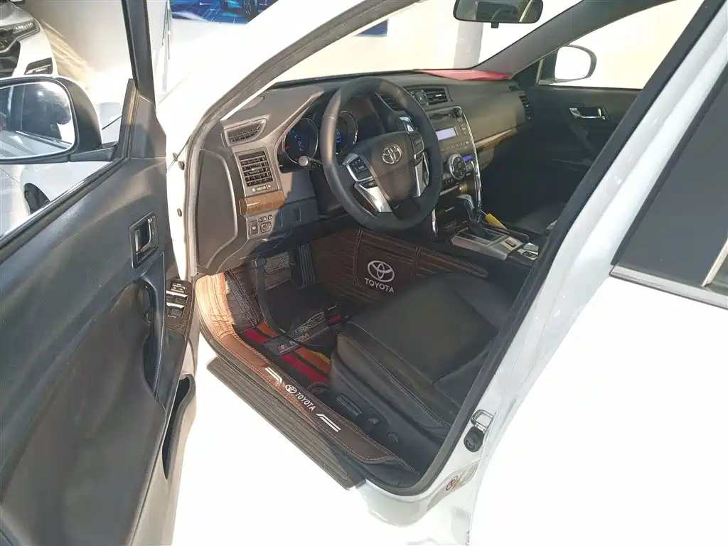 Toyota Reiz 2013 2.5V Elite Edition фото 15