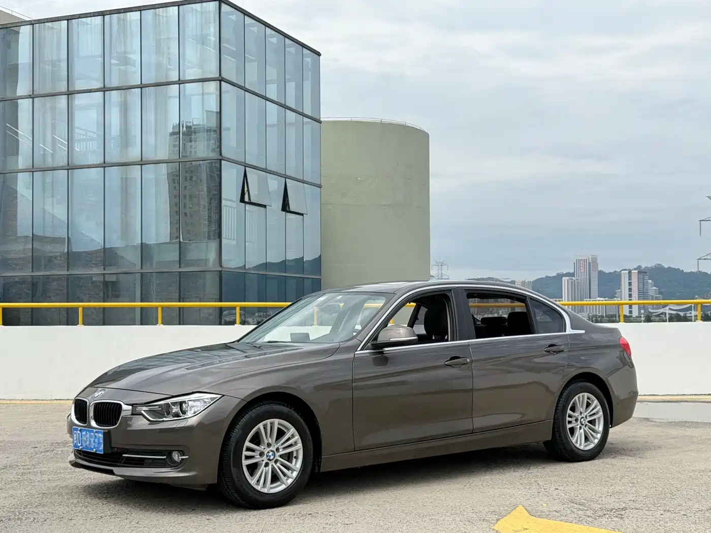 BMW 3 Series 2013 320Li Fashion Model
