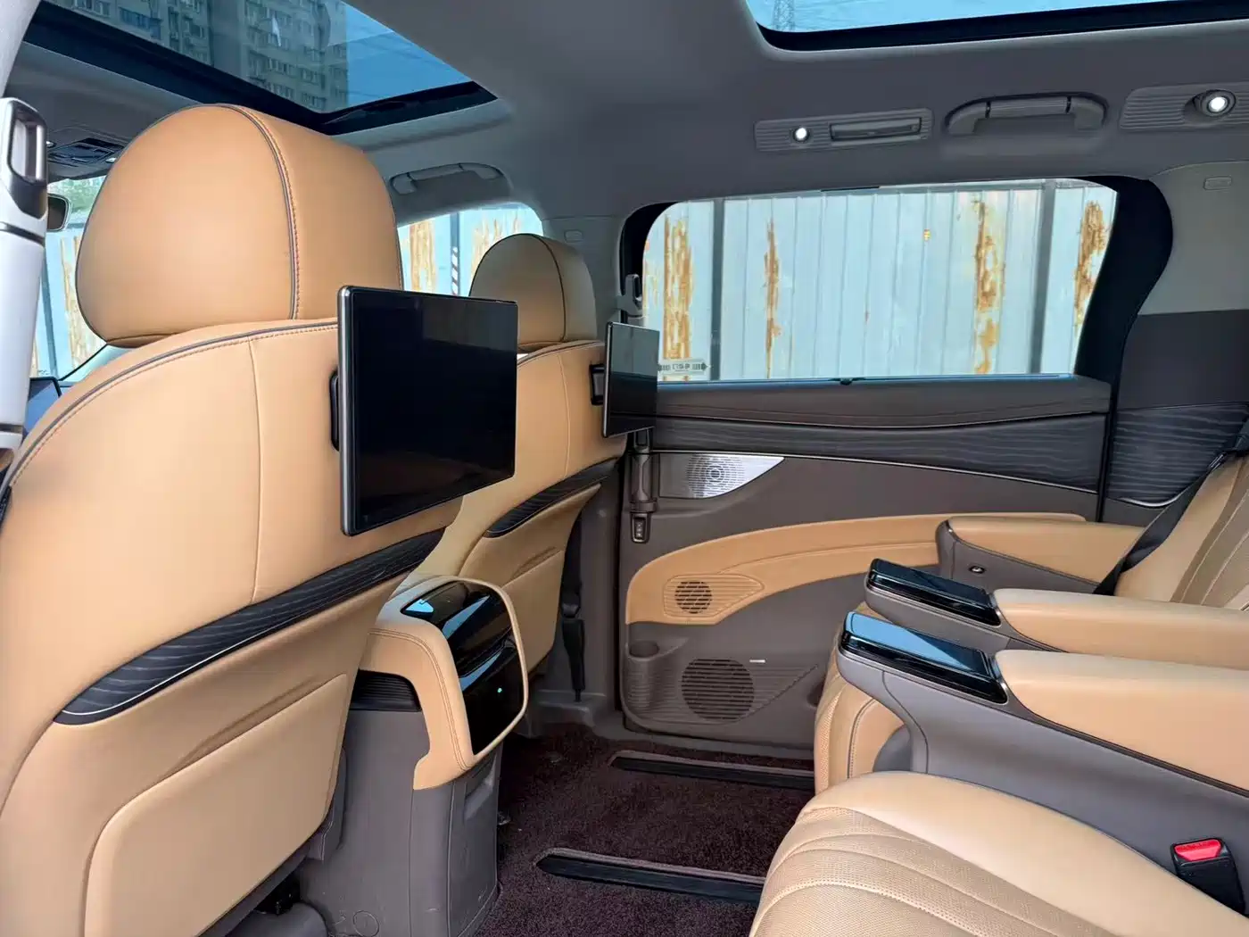 Denza D9 2023 2022 DM-i 970 AWD Flagship